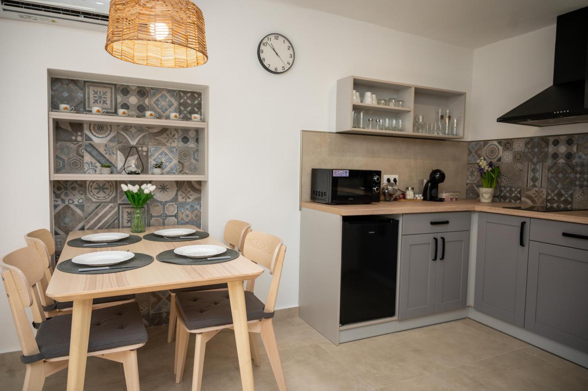 Tuenderkert Apartman Gyula Exterior foto