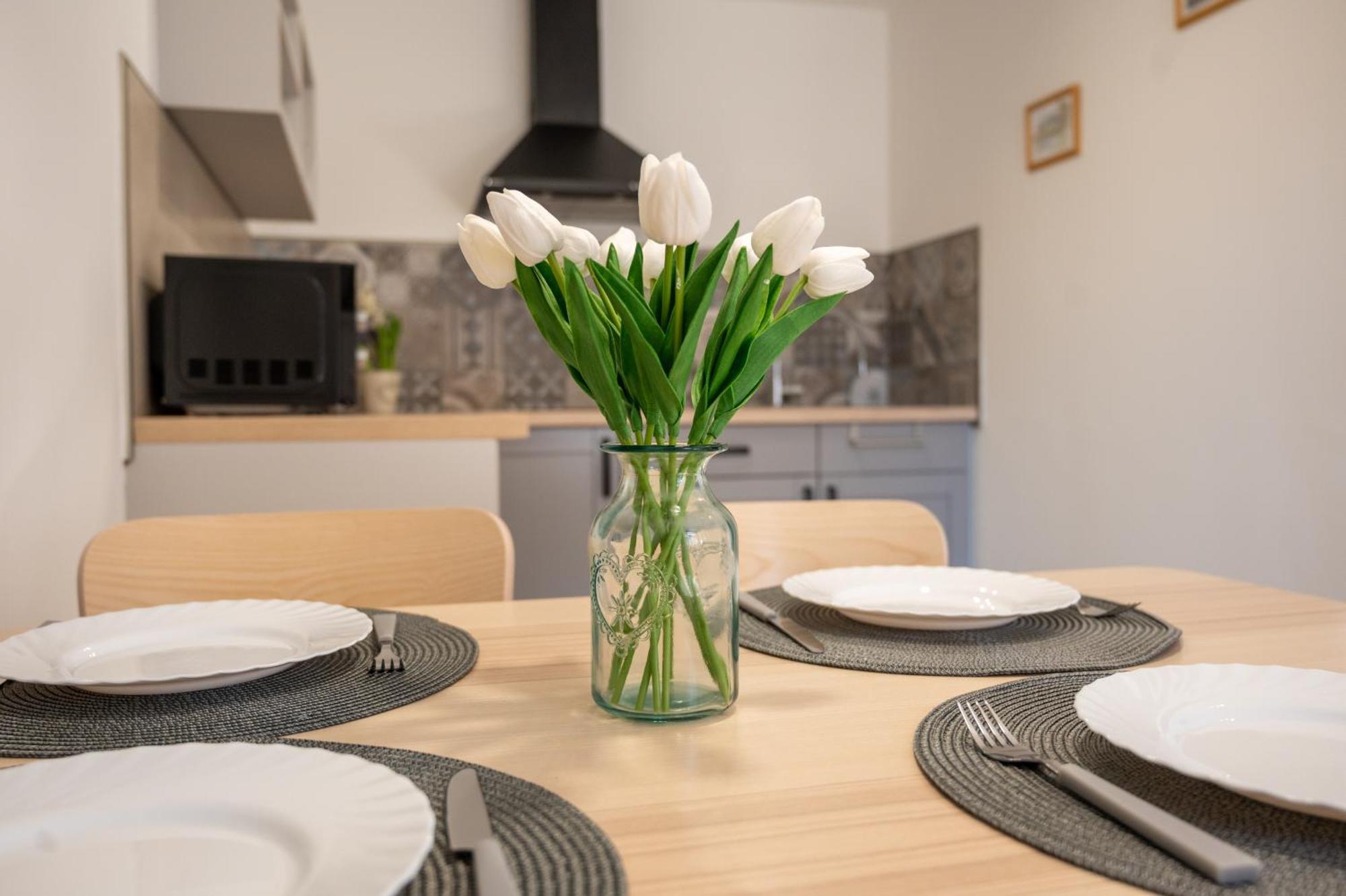 Tuenderkert Apartman Gyula Exterior foto